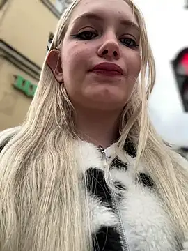 Snapshot of Milkyy_wway chatting on March 7, 7:41 am Milkyy wway online show from March 7, 7:41 am