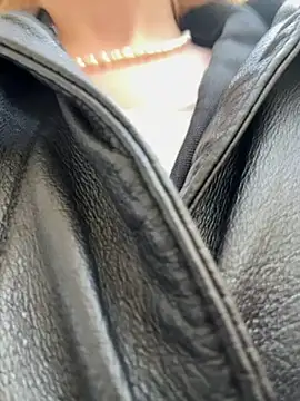 Snapshot of Milkyy_wway chatting on March 20, 8:20 am Milkyy wway online show from March 20, 8:20 am