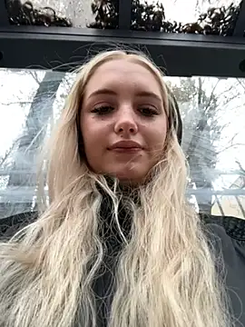 Snapshot of Milkyy_wway chatting on October 22, 6:24 am Milkyy wway online show from October 22, 6:24 am