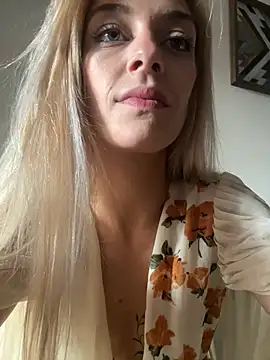 Snapshot of Lolitaxlola chatting on March 16, 3:50 pm Lolitaxlola online show from March 16, 3:50 pm