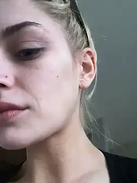 Snapshot of Lolitaxlola chatting on March 20, 5:47 pm Lolitaxlola online show from March 20, 5:47 pm