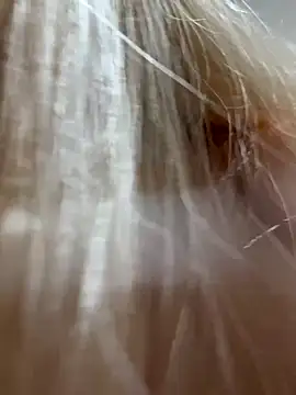 Snapshot of Lolitaxlola chatting on September 28, 12:10 pm Lolitaxlola online show from September 28, 12:10 pm