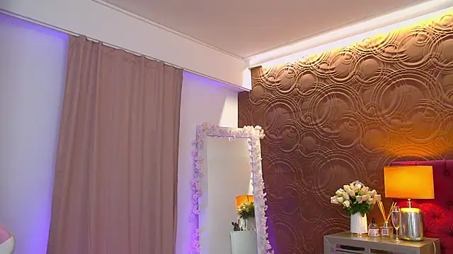 Snapshot of IrisMonn chatting on October 9, 6:00 am IrisMonn online show from October 9, 6:00 am