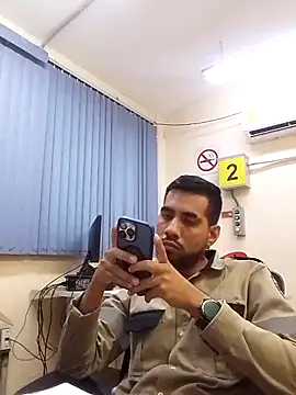 EnriquePersian197 online show from February 19, 1:18 am