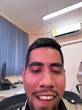 EnriquePersian197 online show from March 20, 6:53 pm