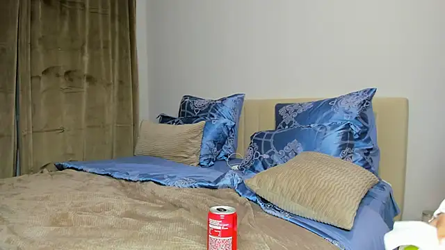 Snapshot of kirraa_ chatting on October 26, 4:46 pm kirraa online show from October 26, 4:46 pm