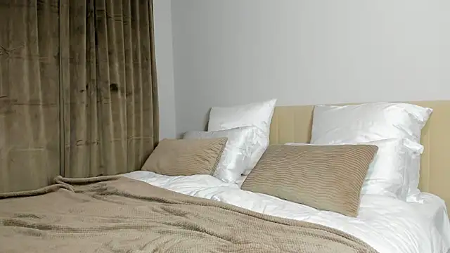 Snapshot of kirraa_ chatting on November 14, 9:57 pm kirraa online show from November 14, 9:57 pm