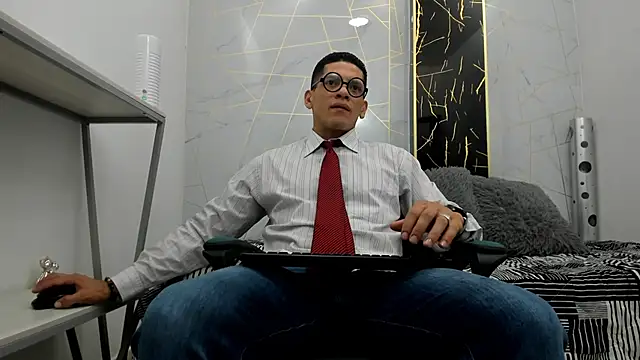 Snapshot of Steven_x94 chatting on September 25, 12:31 pm Steven x94 online show from September 25, 12:31 pm
