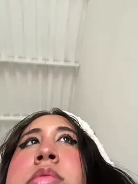 Snapshot of melyescobar chatting on March 20, 12:11 pm melyescobar online show from March 20, 12:11 pm