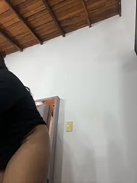 Snapshot of melyescobar chatting on November 13, 3:27 am melyescobar online show from November 13, 3:27 am