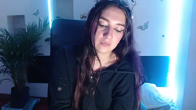 Snapshot of Lia-mitch chatting on March 14, 11:01 am Lia-mitch online show from March 14, 11:01 am