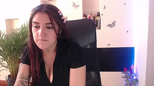 Snapshot of Lia-mitch chatting on March 17, 8:19 pm Lia-mitch online show from March 17, 8:19 pm