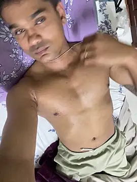 Snapshot of loveboyrp chatting on February 4, 8:35 am loveboyrp online show from February 4, 8:35 am