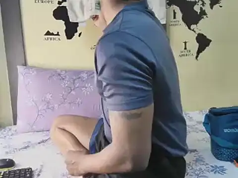 Snapshot of loveboyrp chatting on March 21, 2:51 pm loveboyrp online show from March 21, 2:51 pm