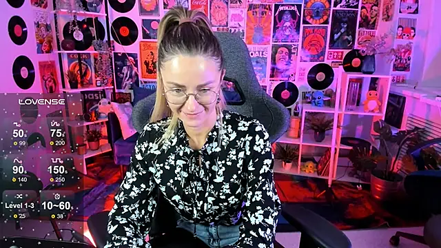 LadyIzabel online show from January 24, 8:23 am