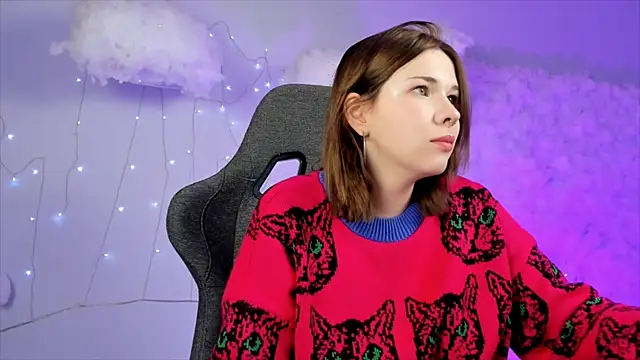 Snapshot of AliceSunday chatting on February 11, 2:13 pm AliceSunday online show from February 11, 2:13 pm