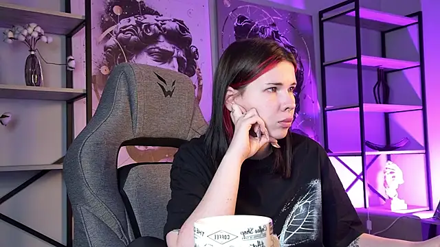 AliceSunday online show from January 9, 5:21 am