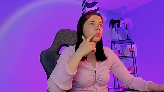 AliceSunday online show from January 13, 2:06 am