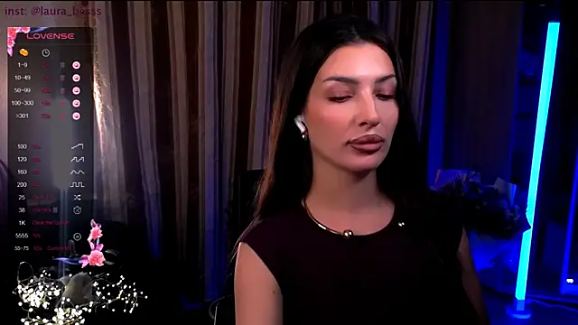 Laura Bess online show from December 16, 6:57 pm