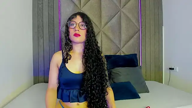 Snapshot of BriaConner_ chatting on January 21, 2:33 am BriaConner online show from January 21, 2:33 am
