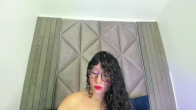 Snapshot of BriaConner_ chatting on February 3, 2:25 am BriaConner online show from February 3, 2:25 am