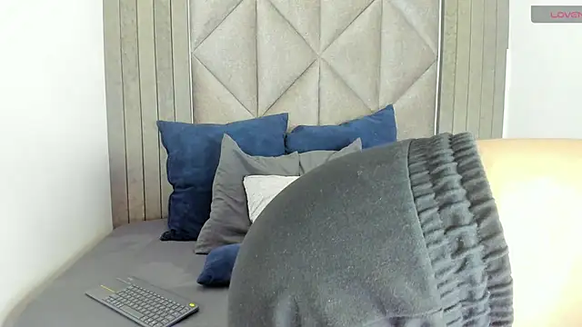 Snapshot of BriaConner_ chatting on February 24, 2:51 am BriaConner online show from February 24, 2:51 am