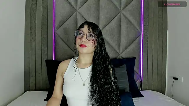 Snapshot of BriaConner_ chatting on March 1, 2:48 am BriaConner online show from March 1, 2:48 am
