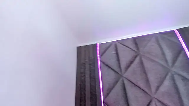 Snapshot of BriaConner_ chatting on March 19, 6:57 am BriaConner online show from March 19, 6:57 am
