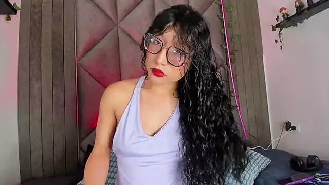 BriaConner  online show from December 16, 3:00 am