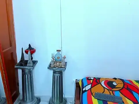 Snapshot of Darick_brown chatting on February 14, 7:44 pm Darick brown online show from February 14, 7:44 pm