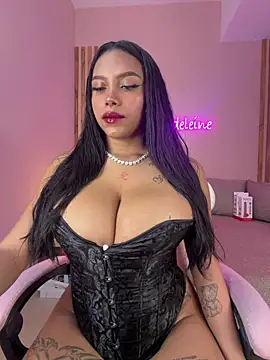 MadeleineSanez online show from May 20, 8:59 pm