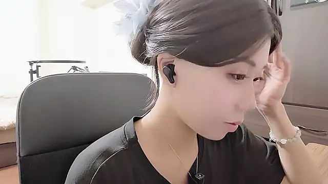 Fine-sand online show from October 29, 1:24 pm