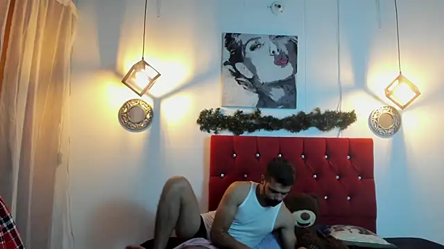Snapshot of max_ashley_mds chatting on December 29, 12:45 pm max ashley mds online show from December 29, 12:45 pm