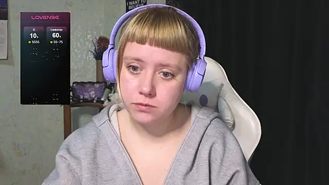 Snapshot of June_shy0 chatting on September 29, 3:44 am June shy0 online show from September 29, 3:44 am