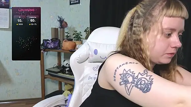 Snapshot of June_shy0 chatting on November 5, 6:57 am June shy0 online show from November 5, 6:57 am