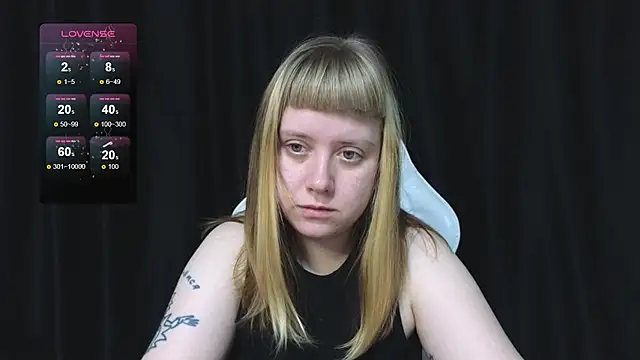 Snapshot of June_shy0 chatting on November 29, 6:49 am June shy0 online show from November 29, 6:49 am