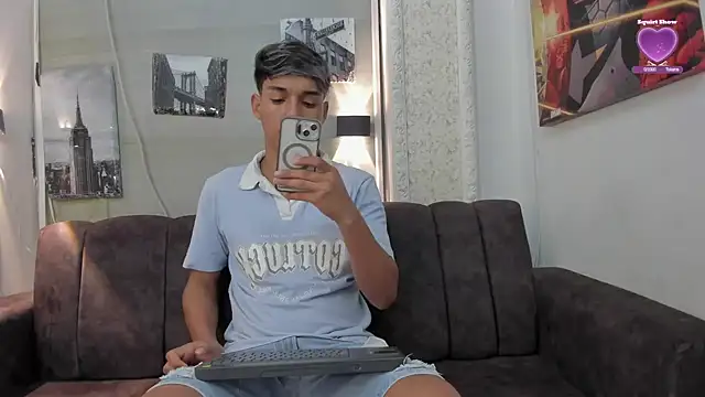 Snapshot of ryan_carter08 chatting on March 16, 12:33 pm ryan carter08 online show from March 16, 12:33 pm