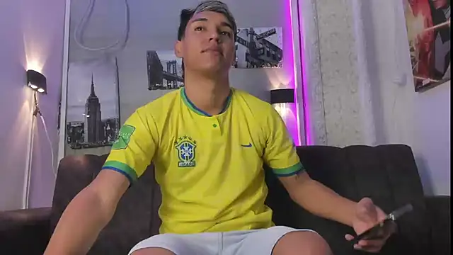 Snapshot of ryan_carter08 chatting on October 1, 12:11 pm ryan carter08 online show from October 1, 12:11 pm