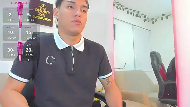 Snapshot of ryan_carter08 chatting on October 6, 1:14 am ryan carter08 online show from October 6, 1:14 am