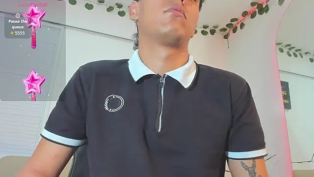 Snapshot of ryan_carter08 chatting on October 9, 2:09 am ryan carter08 online show from October 9, 2:09 am