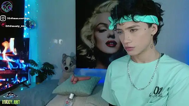 maxiy 001 online show from February 8, 3:32 am