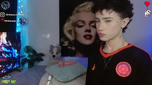 maxiy 001 online show from February 22, 11:47 pm