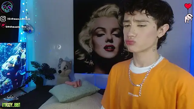 maxiy 001 online show from April 15, 3:57 am