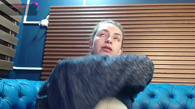  isaabellaa online show from February 18, 11:22 am