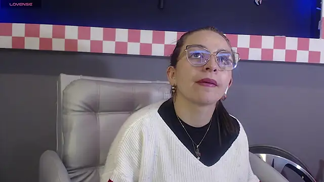  isaabellaa online show from March 13, 11:30 am