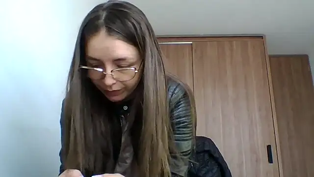  isaabellaa online show from February 8, 4:10 pm