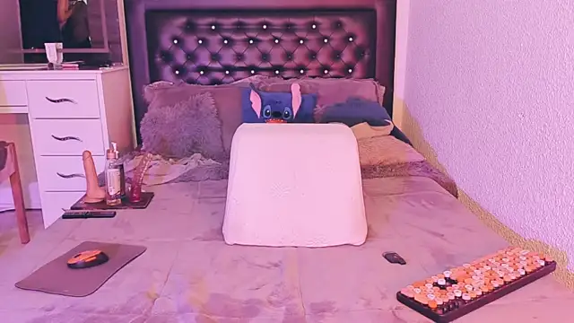 billiesimons2 online show from March 31, 5:46 pm