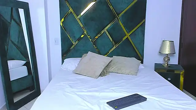 Criss Ariana online show from February 14, 5:46 pm