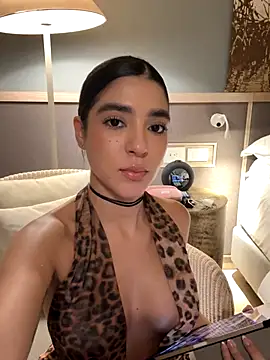 Snapshot of Olivia_Collins1 chatting on December 4, 12:42 am Olivia Collins1 online show from December 4, 12:42 am