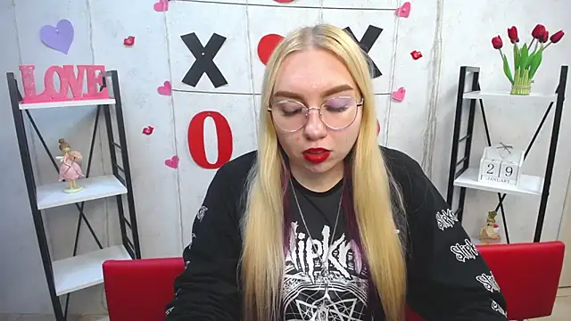 BeatriceFly online show from January 29, 3:15 pm